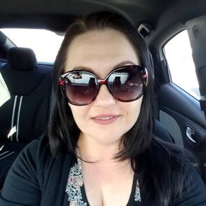 Meet your Posher, Brittney